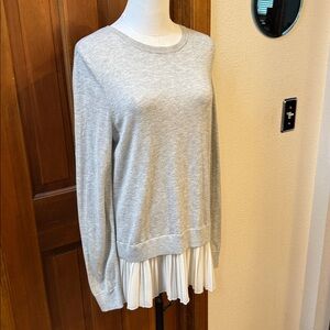 PRICE FIRM Chelsea28 Light Gray Knit Top Size M
